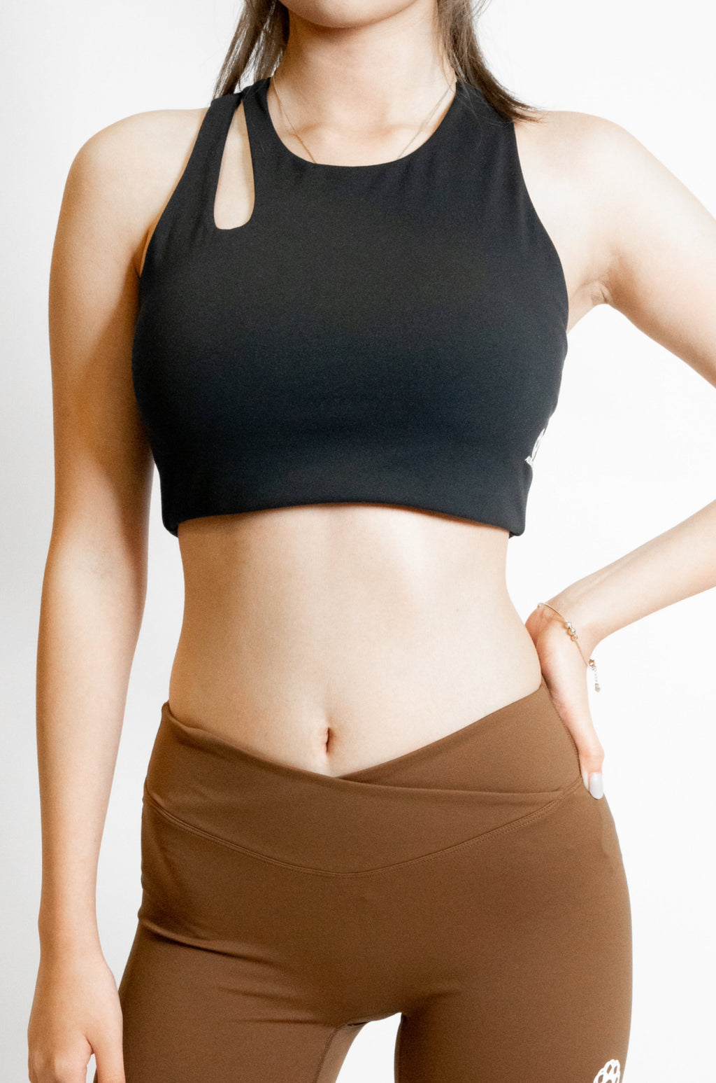 Reborn Cut-out Neck Cross Back Sport Bra